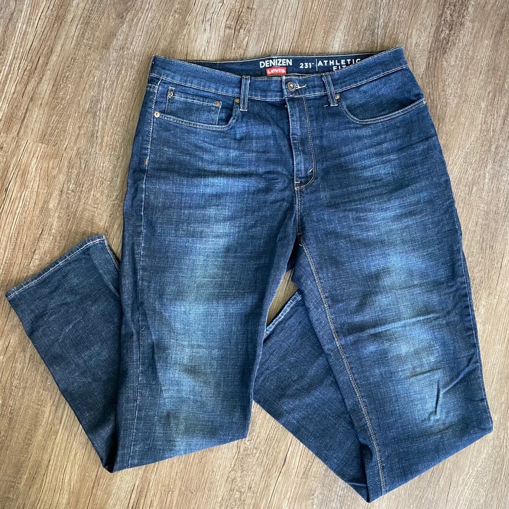 Men’s Levi Jeans 👖